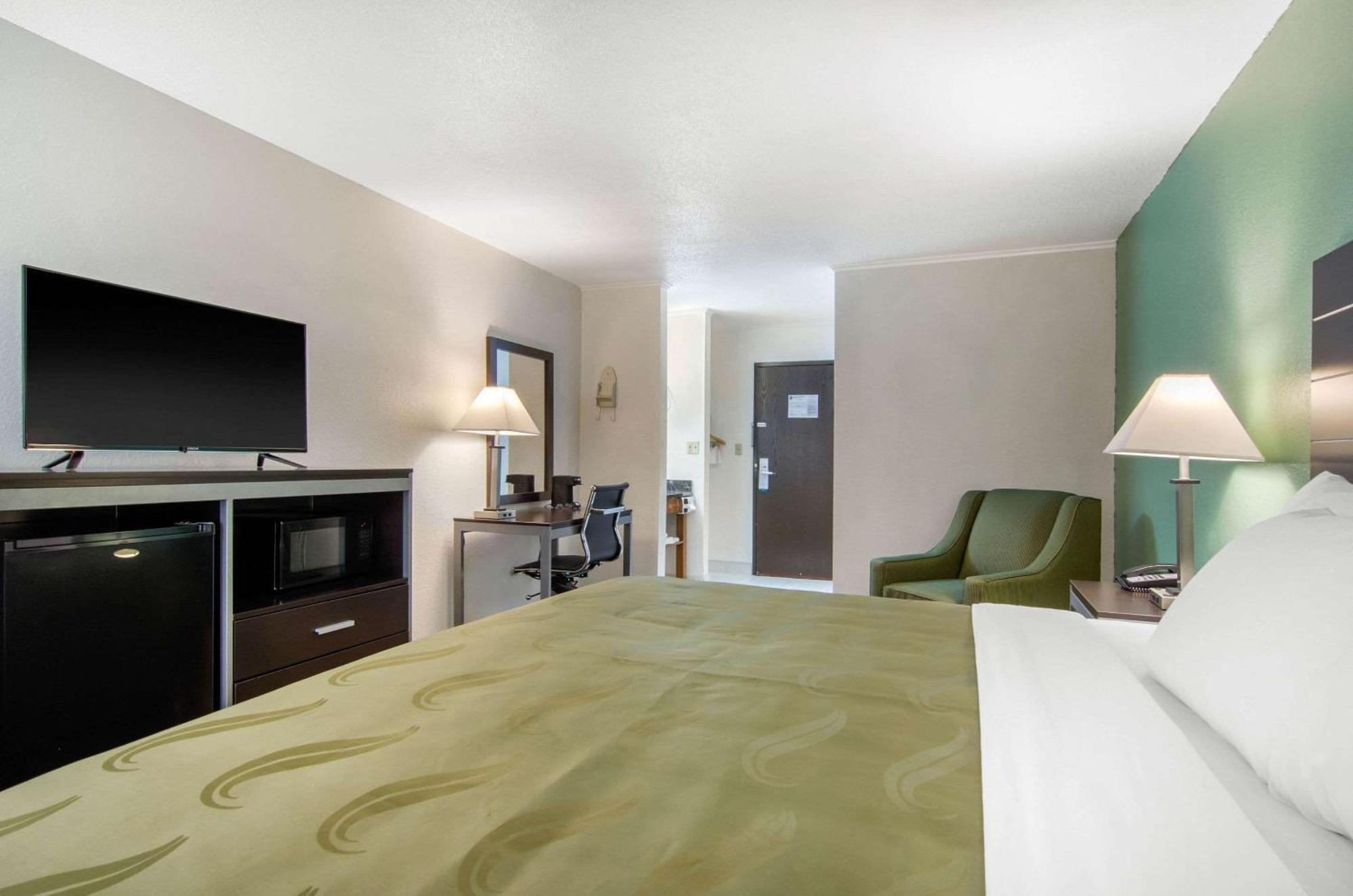 Quality Inn Russell Exteriör bild