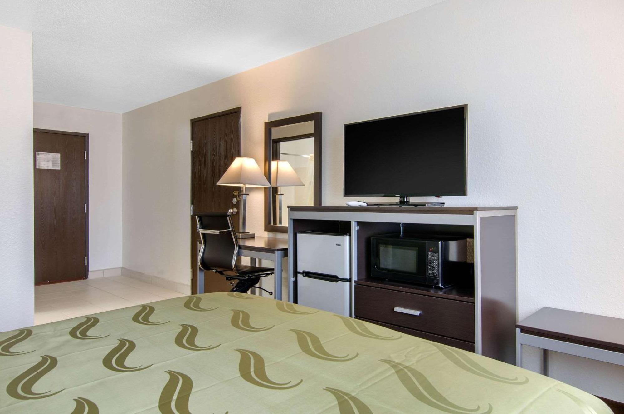 Quality Inn Russell Exteriör bild